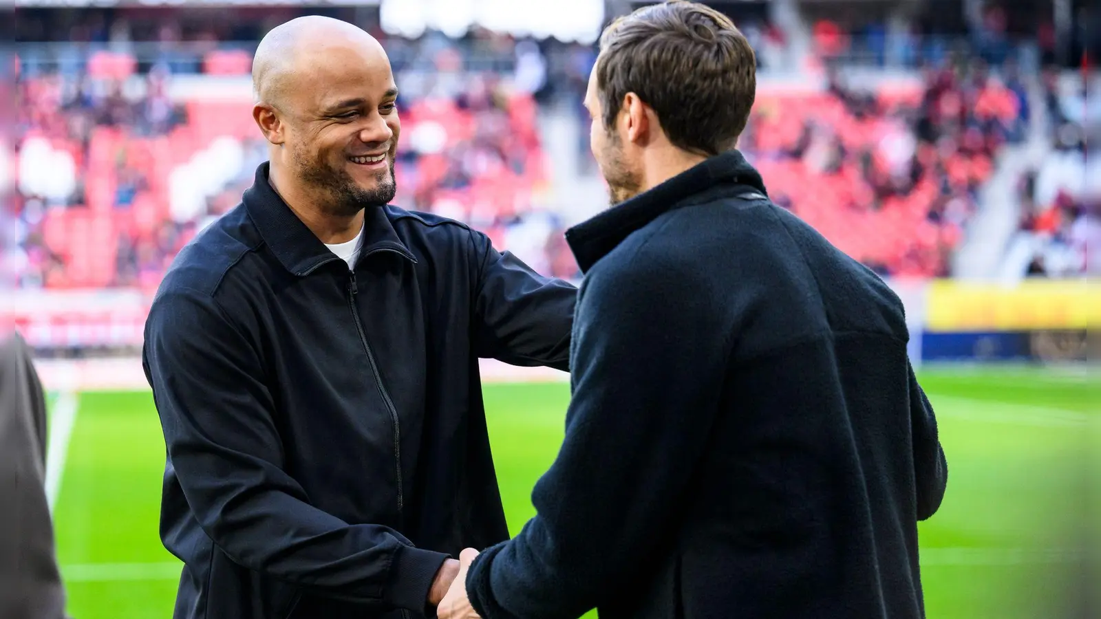 Vincent Kompany freut sich für seinen Freiburger Kollegen über den Einzug ins Europapokalfinale. (Archivbild) (Foto: Tom Weller/dpa)
