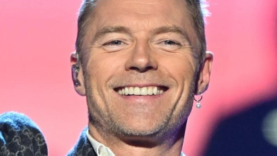 Ronan Keating hatte sich für „Masked Singer“ als singendes Mikrofon verkleidet. (Archivbild) (Foto: Hendrik Schmidt/dpa)