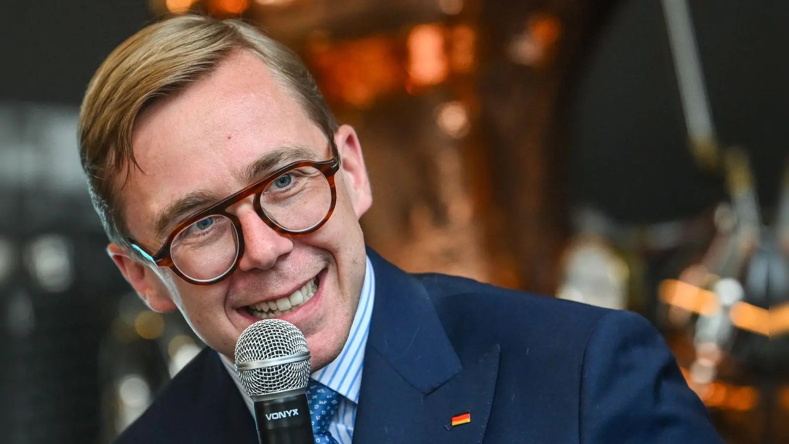 An einer Szene mit CDU-Politiker Philipp Amthor reiben sich viele Social-Media-Nutzer. (Archivbild) (Foto: Britta Pedersen/dpa)
