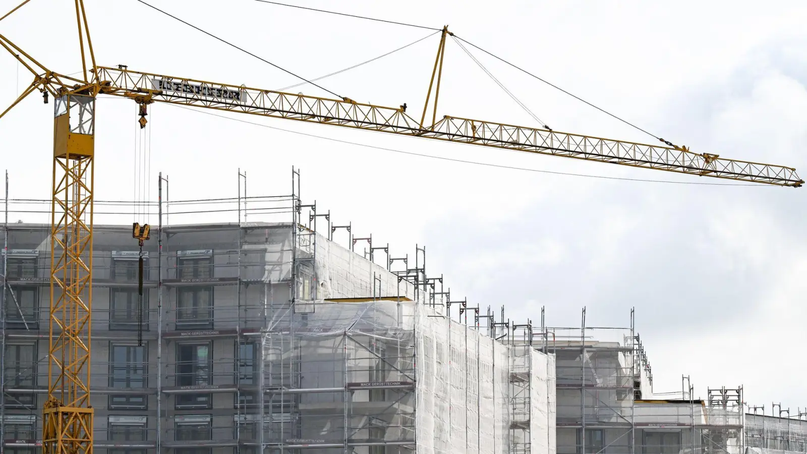 Der Wohnungsbau braucht nach Ansicht des Bundesverbands Baustoff-Fachhandel wieder verlässliche Bedingungen. (Archivbild) (Foto: Bernd Weißbrod/dpa)