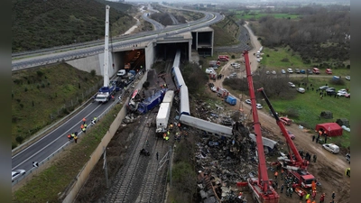 Beim Tempi-Zugunglück in Griechenland vor gut drei Jahren starben 57 Menschen. (Archivbild)  (Foto: Vaggelis Kousioras/AP/dpa)