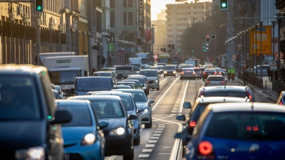 Drängler und eine aggressive Fahrweise stören am meisten. (Symbolbild) (Foto: Kay Nietfeld/dpa/dpa-tmn)