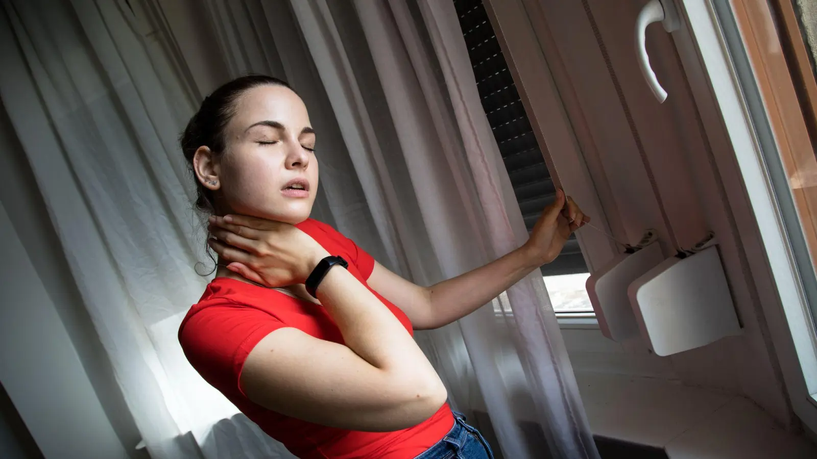 Große Hitze kann dem Körper zu schaffen machen. (Foto: Christin Klose/dpa-tmn)