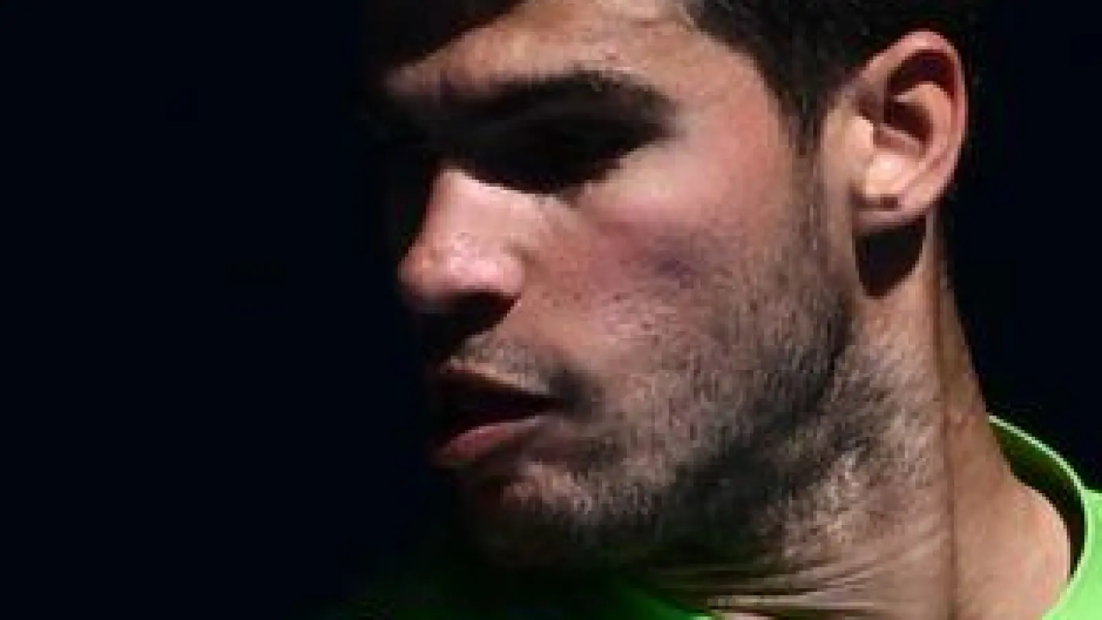 Carlos Alcaraz steht in Melbourne im Achtelfinale. (Foto: Joel Carrett/AAP/dpa)