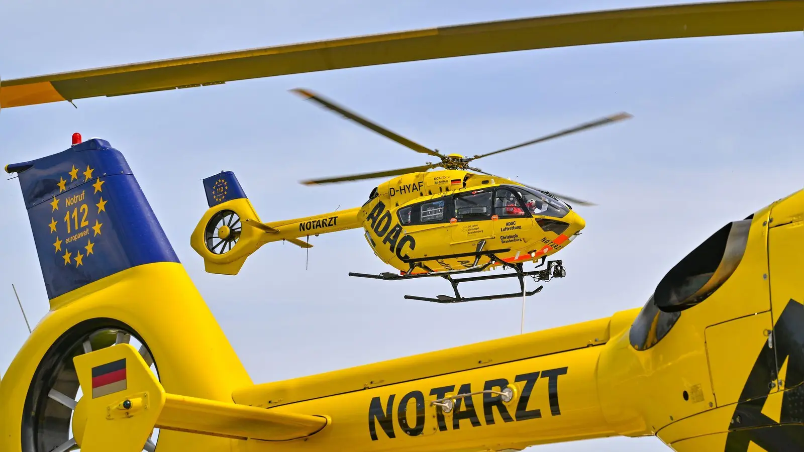 Der unter anderem für seine Rettungshubschrauber bekannte Hersteller Airbus bringt ein neues Modell auf den Markt. Der Airbus H140 soll ab 2028 ausgeliefert werden. (Archivfoto) (Foto: Patrick Pleul/dpa)