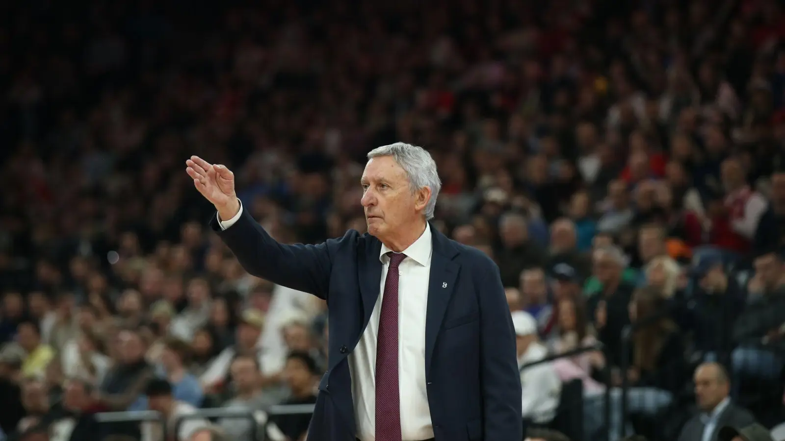 Pesic ist zurück an der Seitenlinie. (Foto: Matthias Stickel/dpa)