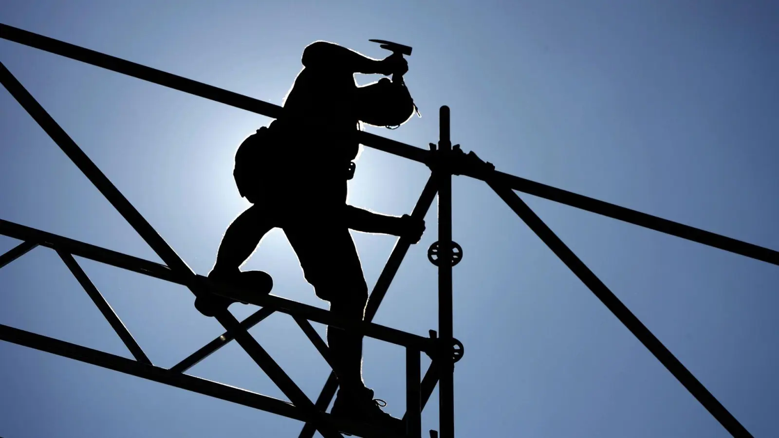Die Zahl der Arbeitslosen in Bayern ist im August im Vergleich zum Juli gestiegen. (Archivbild) (Foto: David-Wolfgang Ebener/dpa/dpa-tmn)