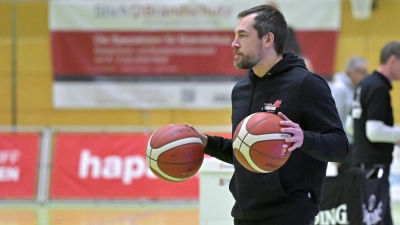 Trainer Nico Probst muss seine Mannen von hapa Ansbach auf einen Doppelspieltag vorbereiten. (Foto: Martin Rügner)