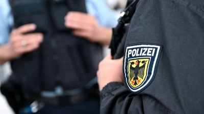 Bundespolizisten nahmen den Mann in einem Regionalzug fest. (Symbolbild) (Foto: Sven Hoppe/dpa)