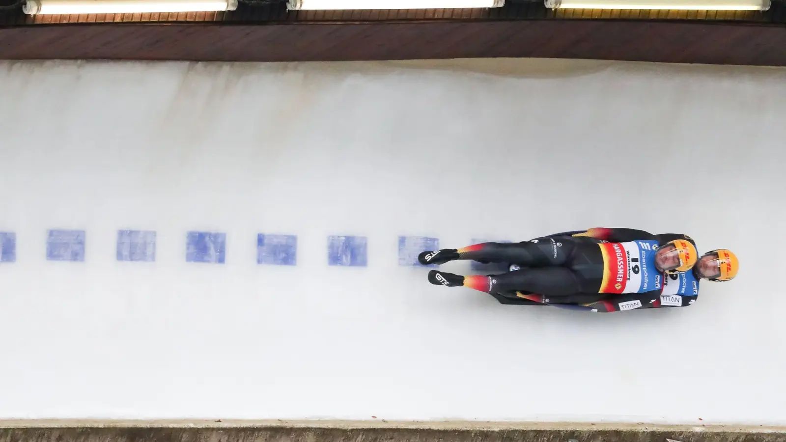 Tobias Wendl und Tobias Arlt aus Deutschland gewannen in Winterberg. (Foto: Friso Gentsch/dpa)