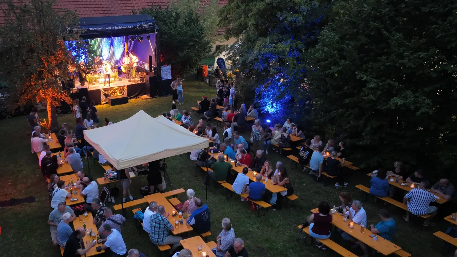 Mit einem Open Air im Abtsgarten feierte der Kulturverein Heilsbronn sein 25-jähriges Bestehen. (Foto: Gerd Spanner)