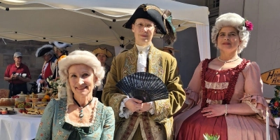 Dieses Jahr finden die Rokoko-Festspiele nicht statt. Beim Marktgeflüster ist dennoch ein pompöses Programm geboten. (Foto: Sophia Schmidt)