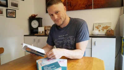 Der Trautskirchener Autor Alexander Hetzer hat sein zweites Kinderbuch im Selbstverlag geschrieben. (Foto: Nicole Gunkel)