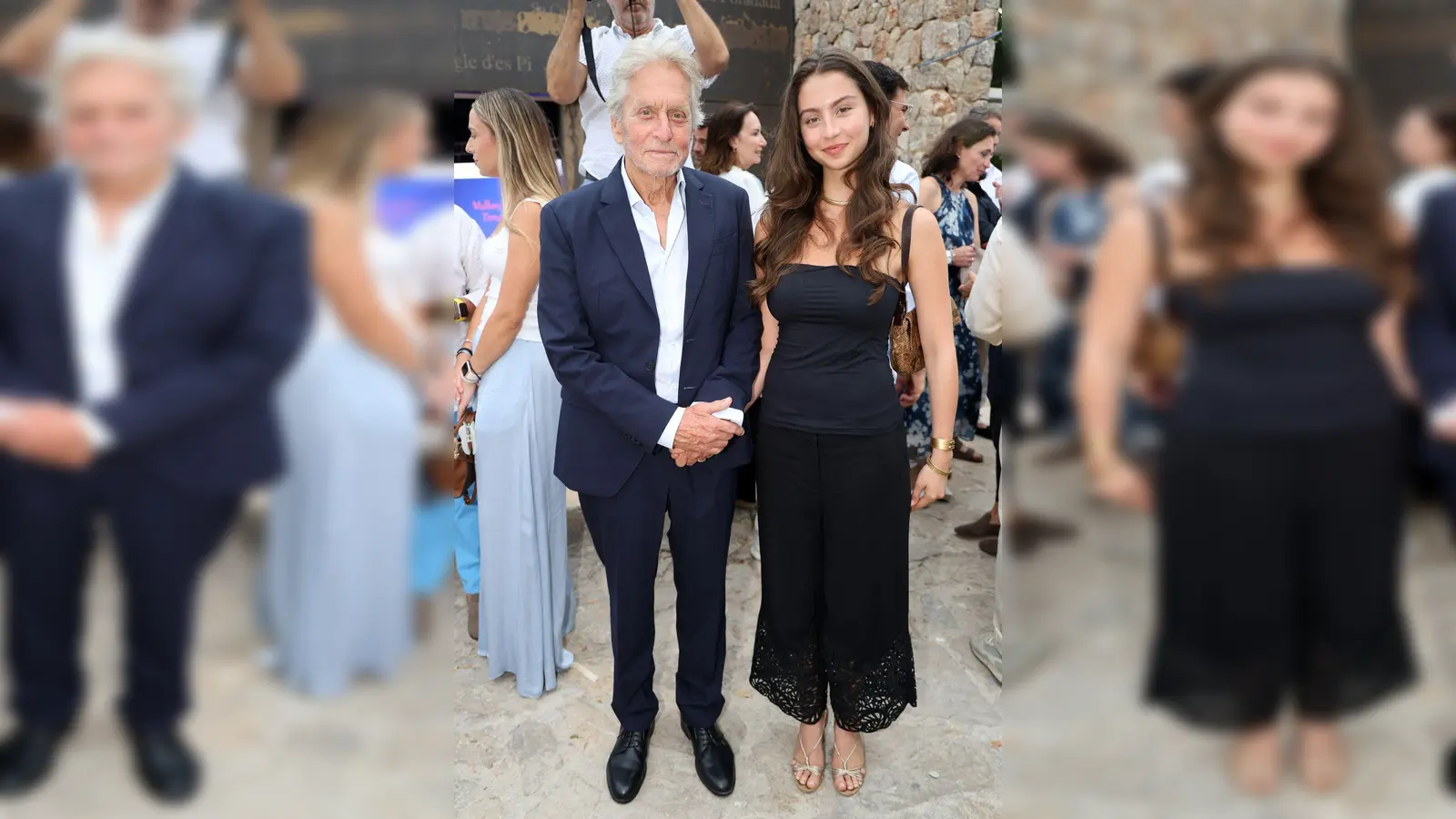 Der Hollywood-Star Michael Douglas mit seiner Tochter Carys Zeta Douglas auf Mallorca. (Foto: Raúl Terrel/EUROPA PRESS/dpa)