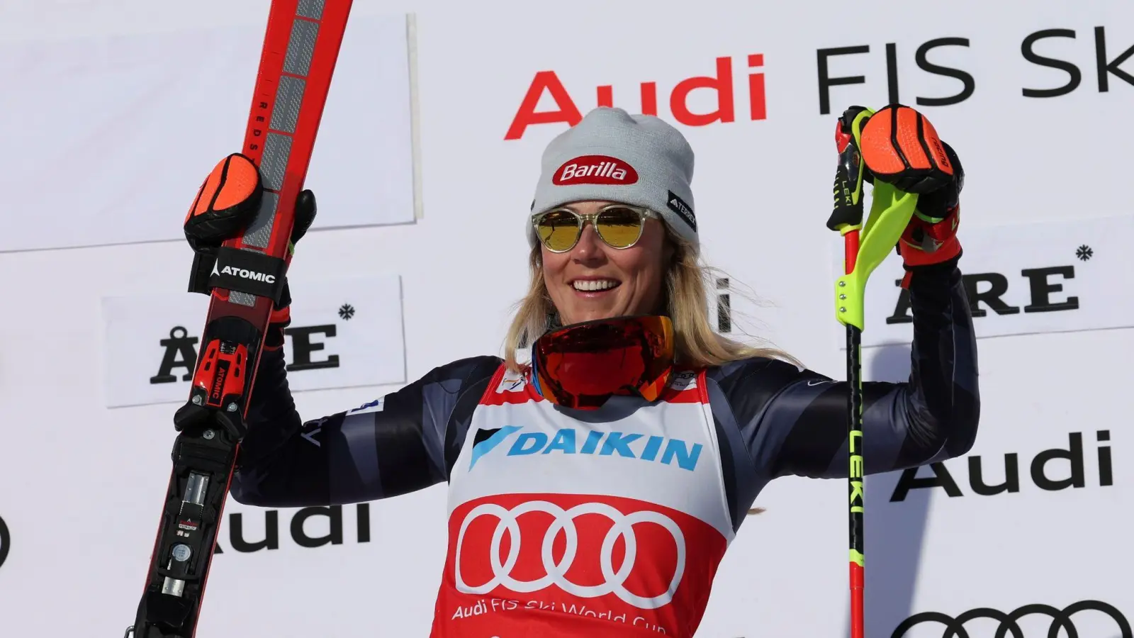 Historischer Sieg: Mikaela Shiffrin jubelt in Are. (Foto: Alessandro Trovati/AP)