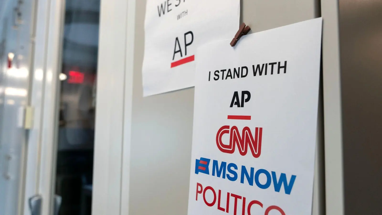 Trump schloss den Sender CNN im September von einer seiner Reisen aus. (Foto: Jose Luis Magana/FR159526 AP/dpa)