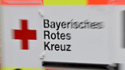 Die verletzten Menschen wurden in umliegende Krankenhäuser gebracht. (Symbolbild) (Foto: Peter Kneffel/dpa)