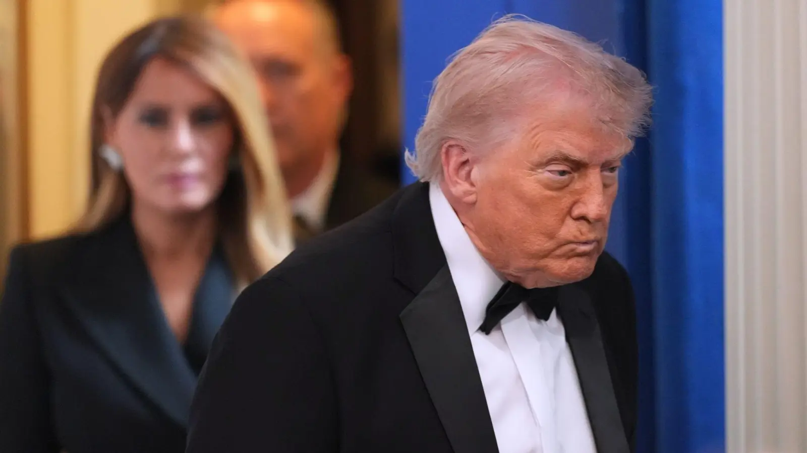 Trump spricht nach den Schüssen zur Presse. (Foto: Alex Brandon/AP/dpa)