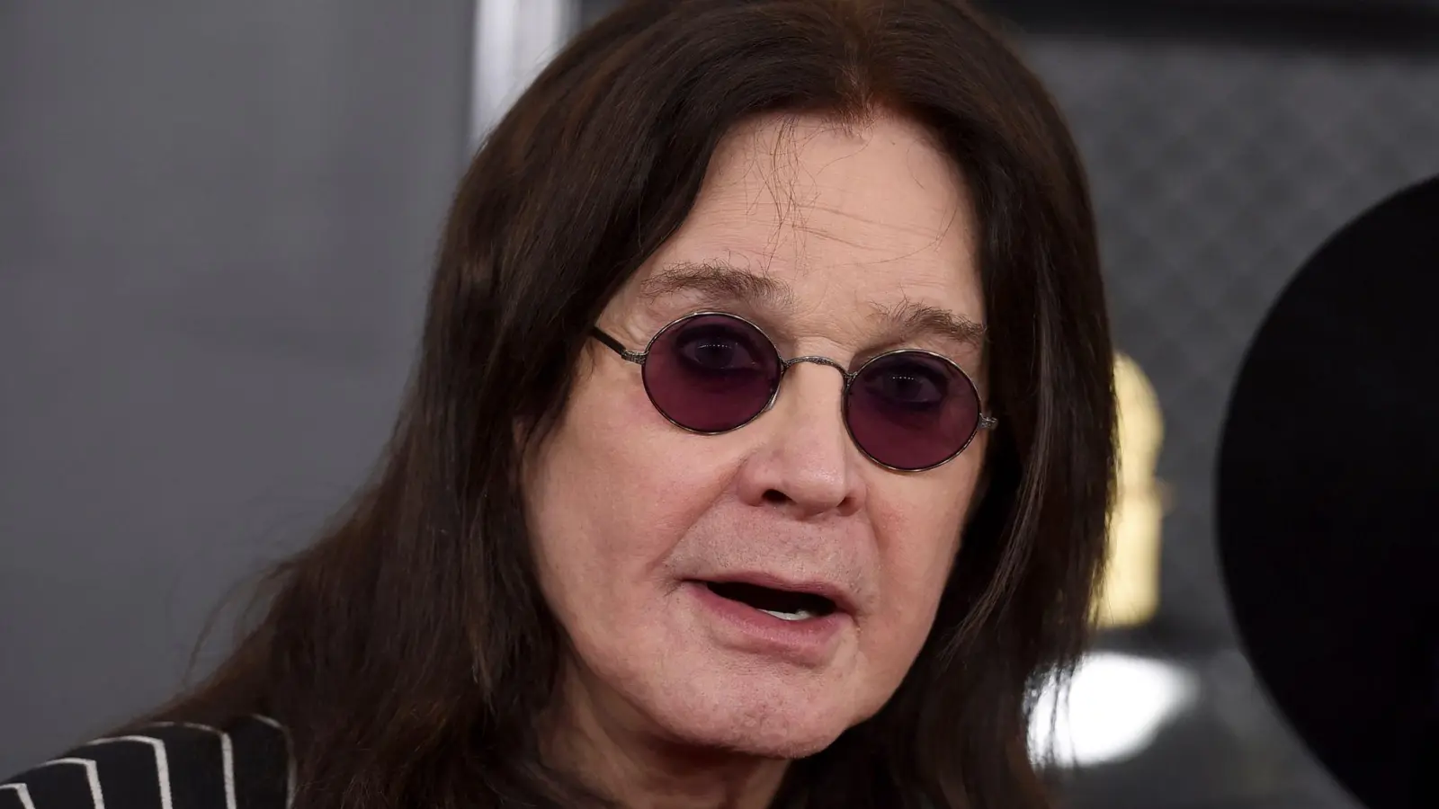 Der britische Rockstar Ozzy Osbourne bei der 62. Verleihung der Grammy Awards 2020. (Foto: Jordan Strauss/Invision/AP/dpa)