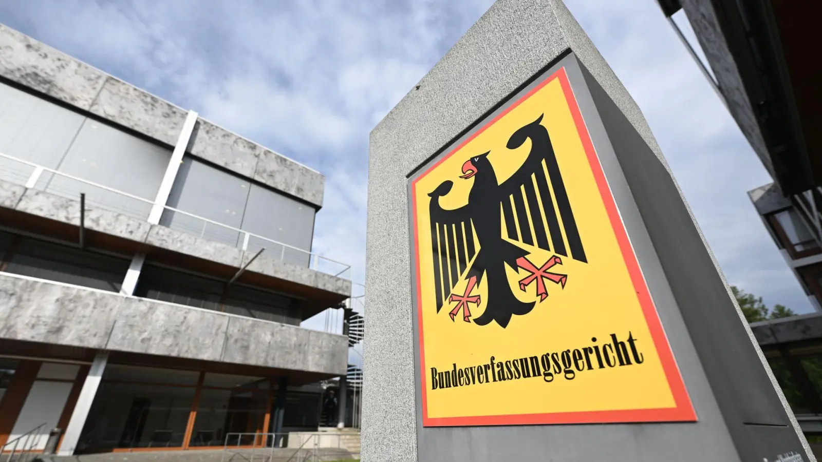 Das Gericht hat einen Eilantrag der Linksfraktion geprüft. (Foto: Uli Deck/dpa)