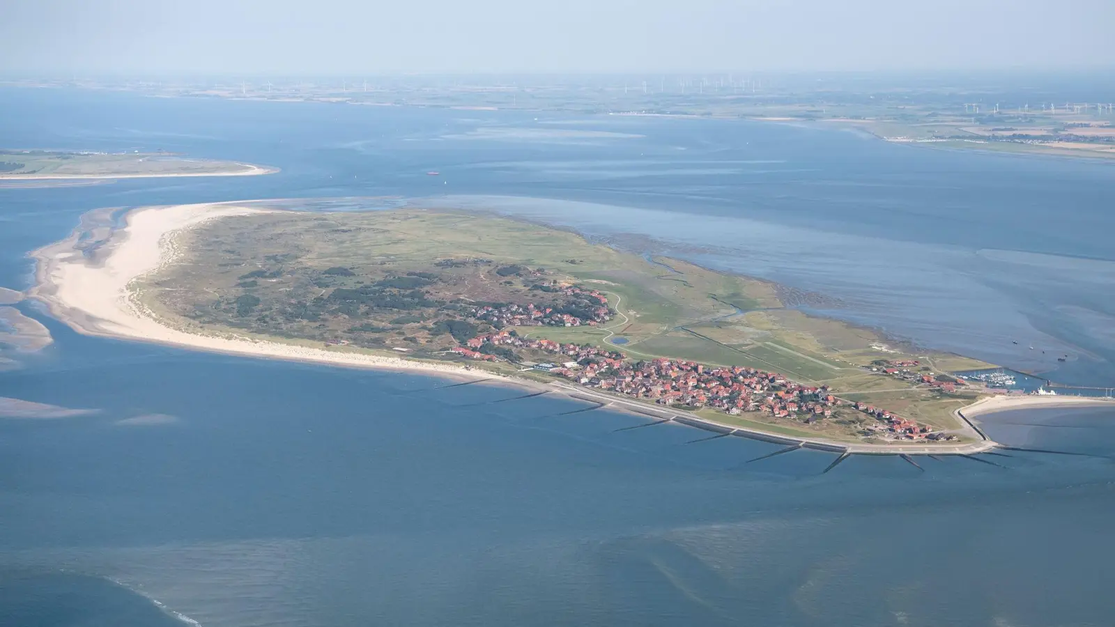 Die ostfriesische Insel Baltrum. Vertreter deutscher Inseln treffen sich im Mai in Binz auf Rügen zur zweiten deutschen Inselkonferenz. (Foto: Sina Schuldt/dpa)