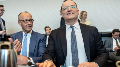 Im Amt bestätigt: Unions-Fraktionschef Jens Spahn (Foto: Michael Kappeler/dpa)
