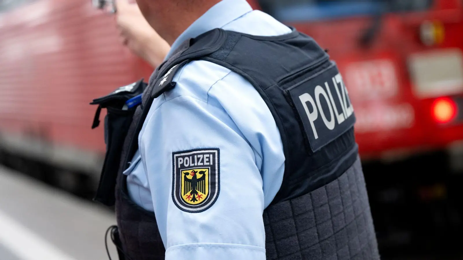 Einsatzkräfte der Bundes- und Landespolizei verfolgten die Verdächtigen. (Symbolbild) (Foto: Sven Hoppe/dpa)