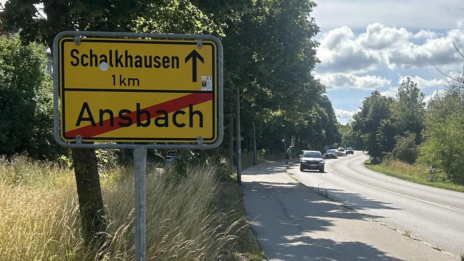 Dieses Ortsschild wird ein paar hundert Meter nach Westen versetzt. (Archivbild: Florian Pöhlmann)