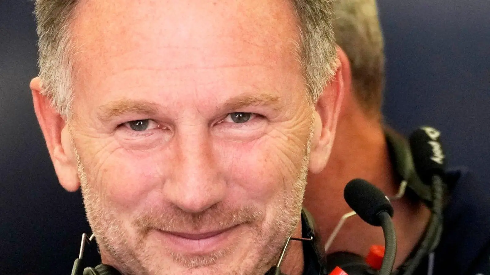 Red-Bull-Teamchef Christian Horner steht unter Druck. (Foto: Darko Bandic/AP)