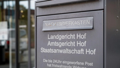 Die Staatsanwaltschaft Hof ermittelte gegen einen Kinderheim-Mitarbeiter, der einen Jungen sexuell missbraucht haben soll. (Symbolbild) (Foto: Daniel Vogl/dpa)
