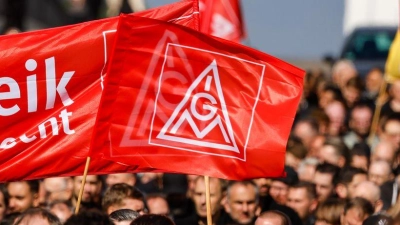 Protest gegen den Sparkurs bei Mercedes-Benz. (Archivbild) (Foto: Focke Strangmann/dpa)