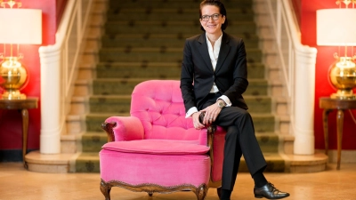 Caroline von Kretschmann, Chefin des Luxushotels „Europäischer Hof Heidelberg“, geht auf Tiktok viral. (Foto: Uwe Anspach/dpa)