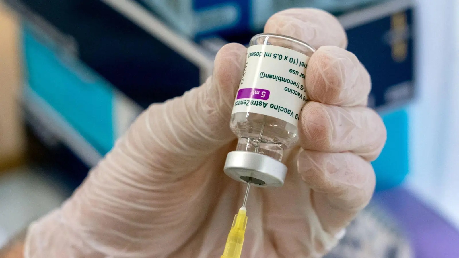 Muss Astrazeneca der Frau Auskunft erteilen? (Archivbild) (Foto: Peter Endig/dpa-Zentralbild/ZB)