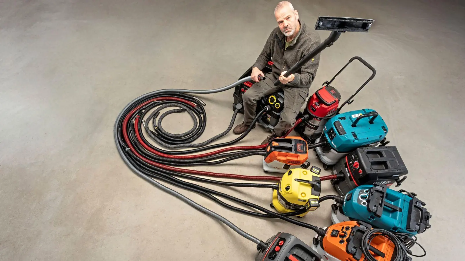 Zehn Werkstattsauger hat „selbst.de“ getestet - darunter fünf Geräte mit Netzteil und fünf mit Akku. (Foto: Michael Müller-Münker/selbst ist der Mann/dpa-tmn)