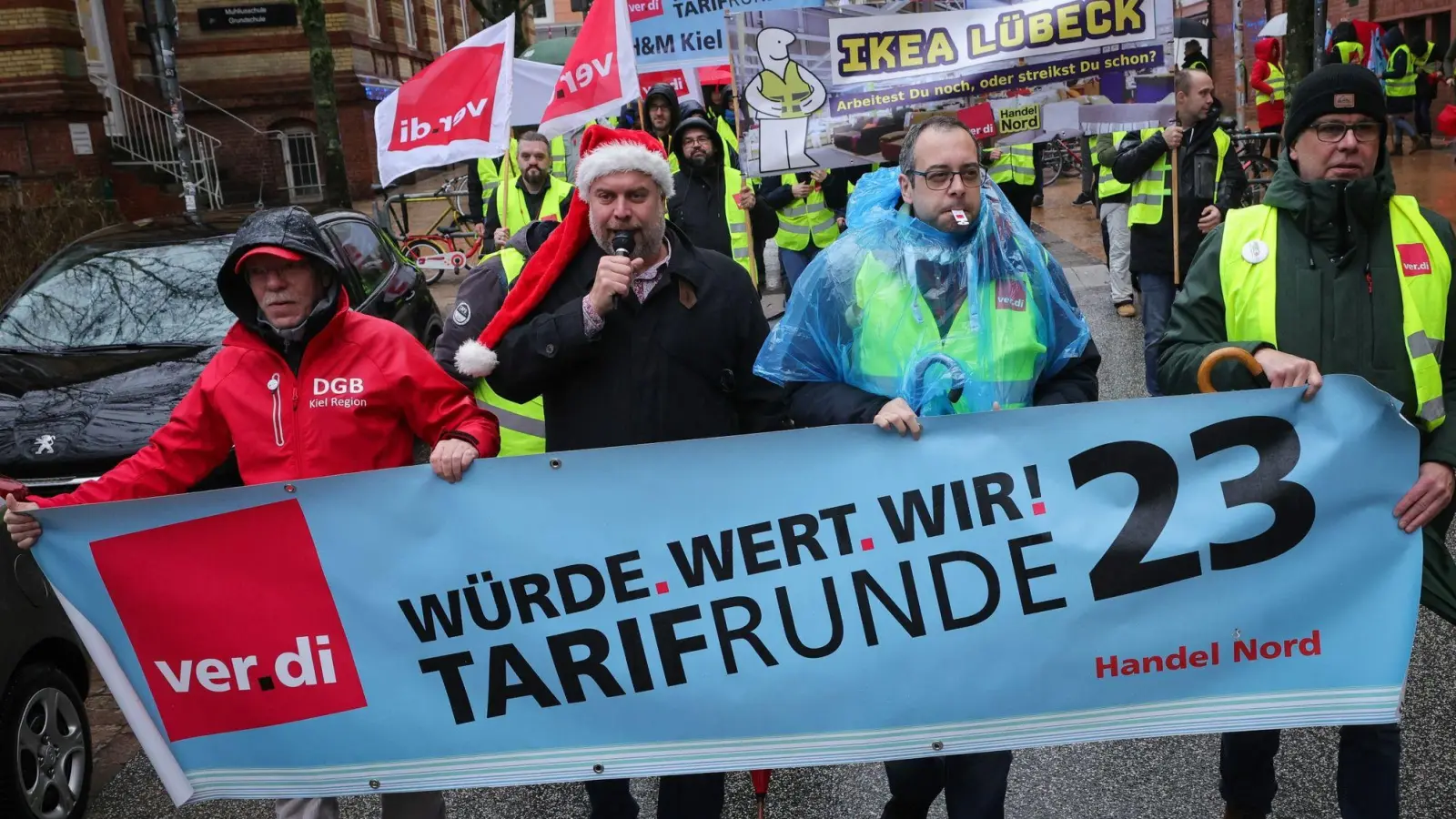 Seit Monaten kommt es im Einzelhandel immer wieder zu Warnstreiks. (Foto: Christian Charisius/dpa)