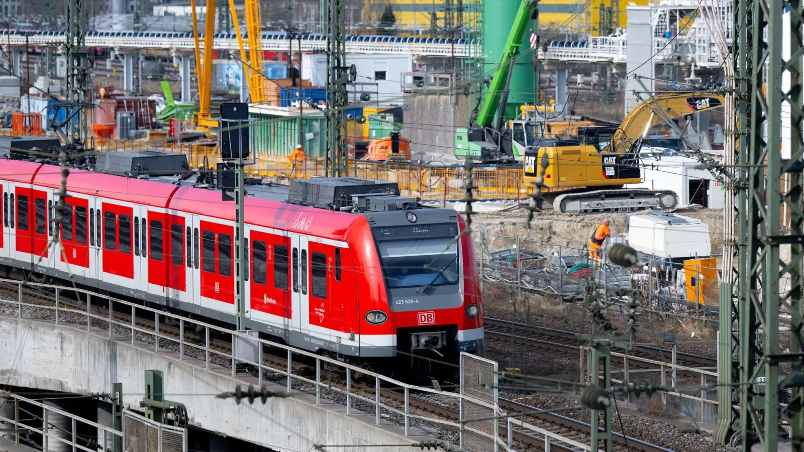 Baustellen wie die zum Bau der zweiten S-Bahn-Stammstrecke verursachen immer wieder Verspätungen. (Archivbild) (Foto: Sven Hoppe/dpa)