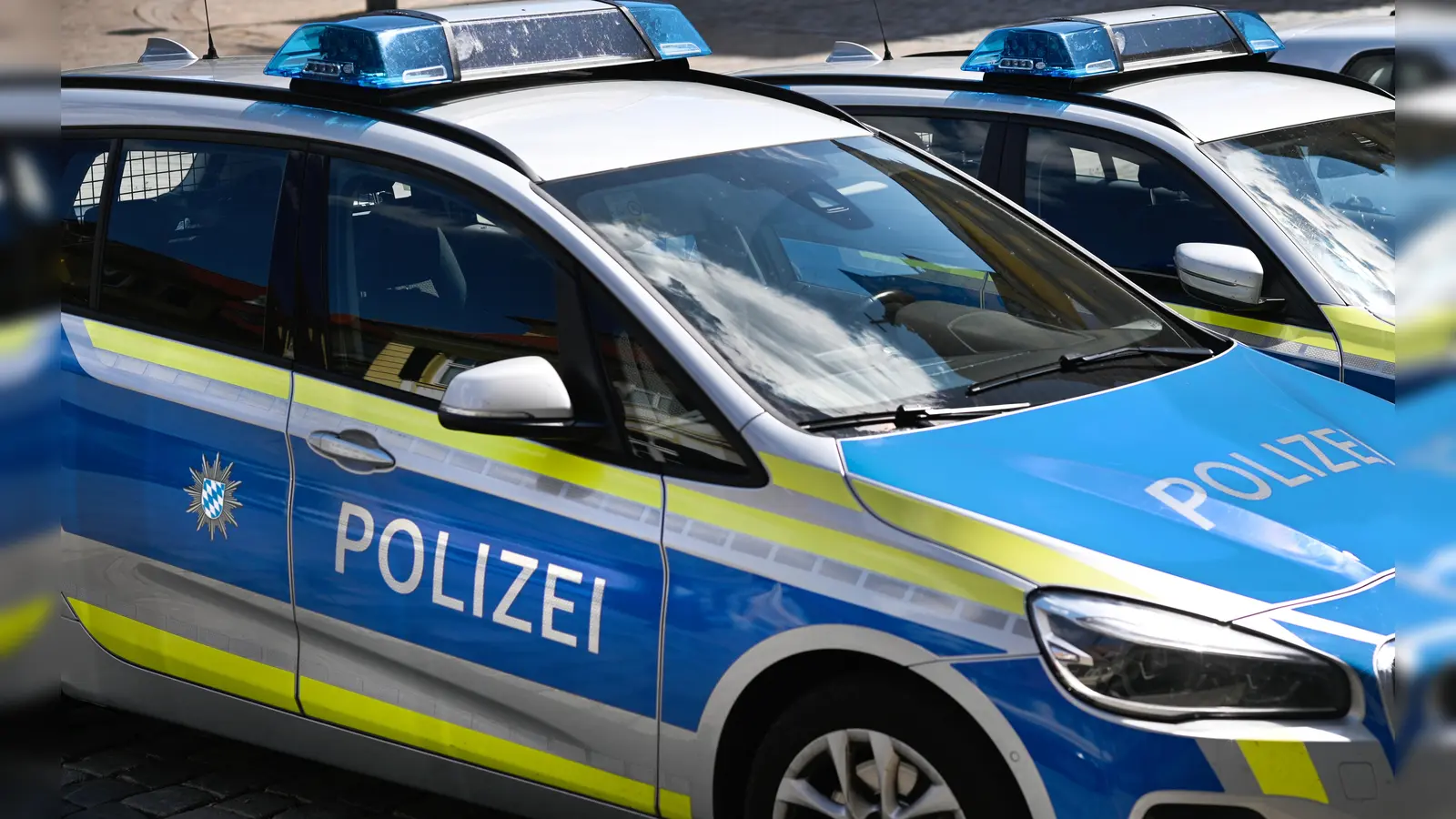 Ein Unbekannter steckte in Ansbach einen Nagel in den Reifen eines Polizeiautos wie diesem. (Symbolbild: Jim Albright)