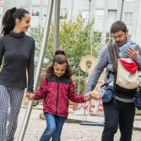 Planungsthema für Eltern: Eine Aufteilung, die steuerlich oder für die Rente sinnvoll wirkt, kann beim Bezug von Arbeitslosengeld Nachteile bringen. (Foto: Christin Klose/dpa-tmn)