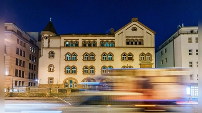 Die Schule des vermissten Jungen in Frankfurt. (Foto: Andreas Arnold/dpa)