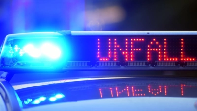 Die Polizei schätzt den entstandenen Schaden bei Neusitz auf circa 40.000 Euro. (Symbolbild: Stefan Puchner/dpa)