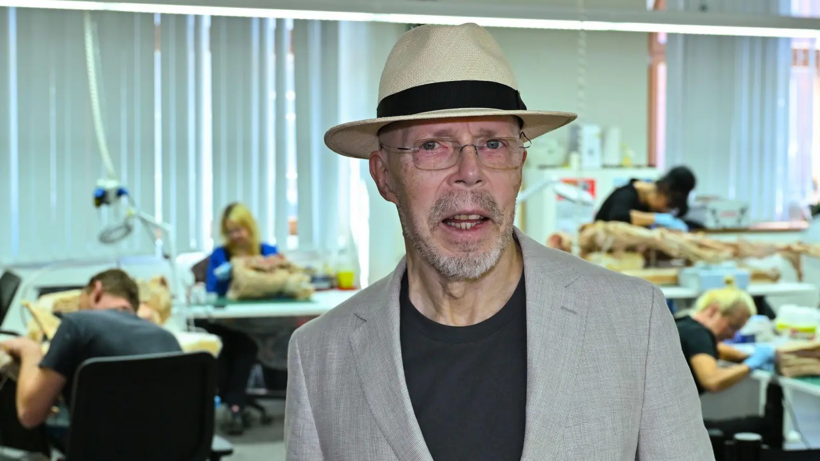 Gunther von Hagens hat seine Erfindung patentieren lassen (Archivbild). (Foto: Patrick Pleul/dpa)