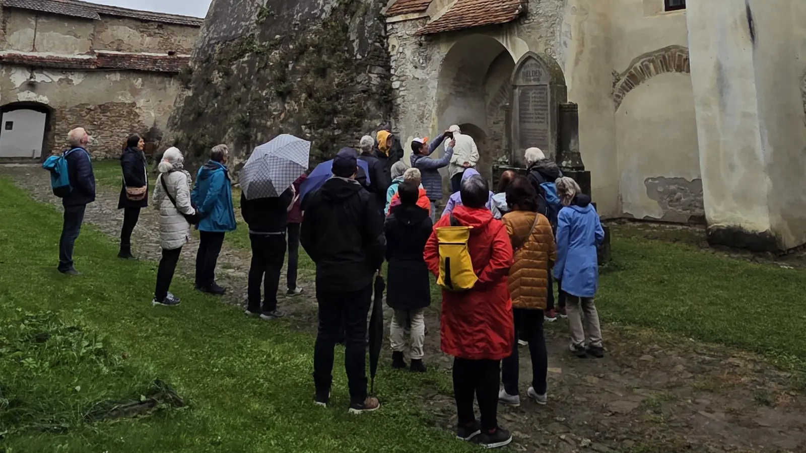 Bei Besichtigungen tauchten die Mitglieder der Dinkelsbühler Delegation in Kultur und Geschichte Siebenbürgens ein. (Foto: Freundeskreis Dinkelsbühl-Schäßburg)
