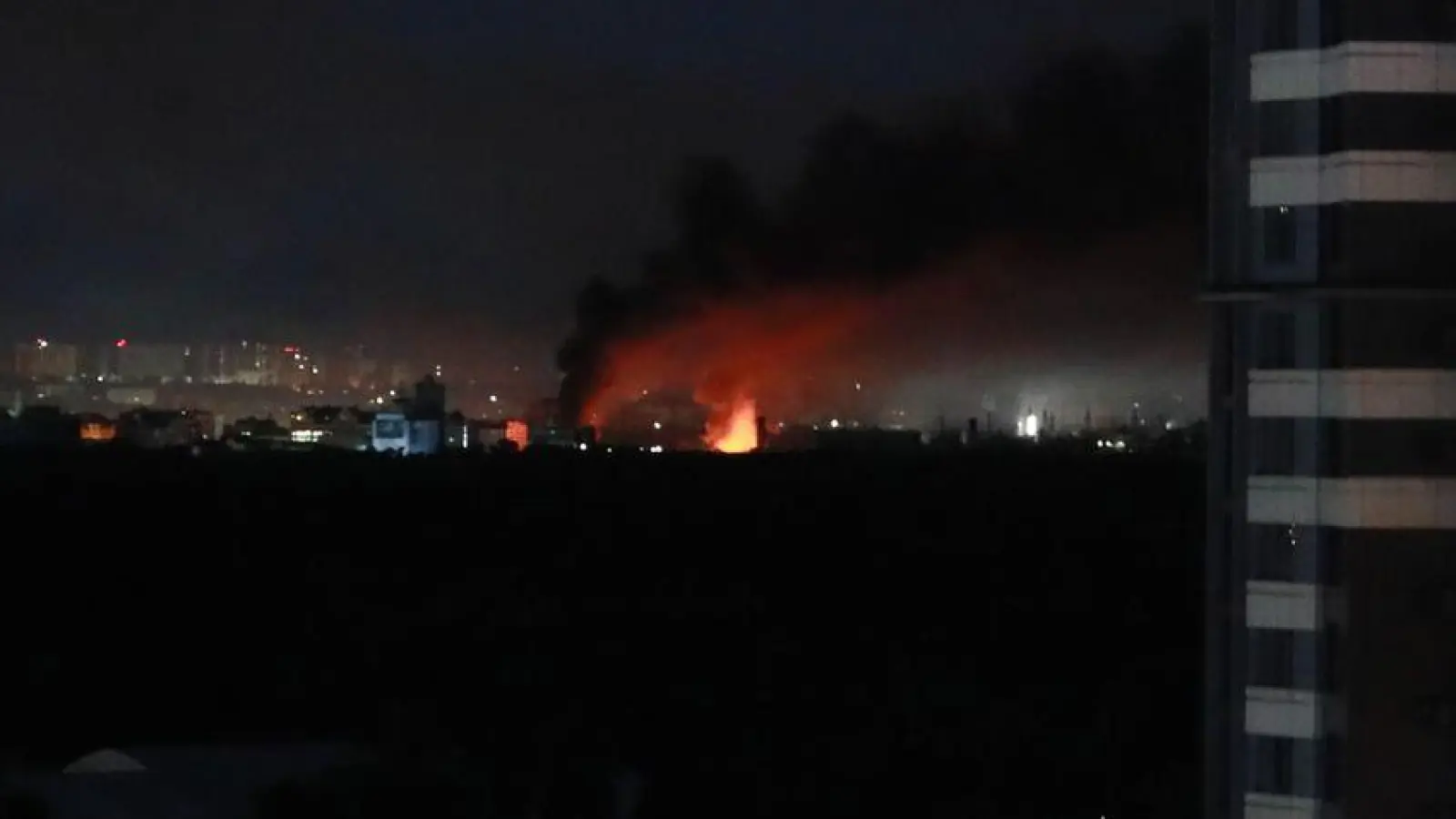 Erneut wurde Kiew zum Ziel massiver Raketen- und Drohnenangriffe. (Foto: Li Dongxu/XinHua/dpa)