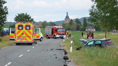 Auf der Kreisstraße NEA 6 zwischen Schauerheim und Unternesselbach hat es gekracht. Die Straße war gesperrt. (Foto: Christa Frühwald)