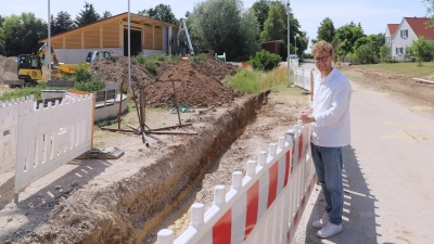 Bürgermeister Marco Meier, hier Ende Juni bei einem Besuch der Baustelle, begleitet das Projekt als Chef des Aufsichtsrats. (Archivbild: Oliver Herbst)