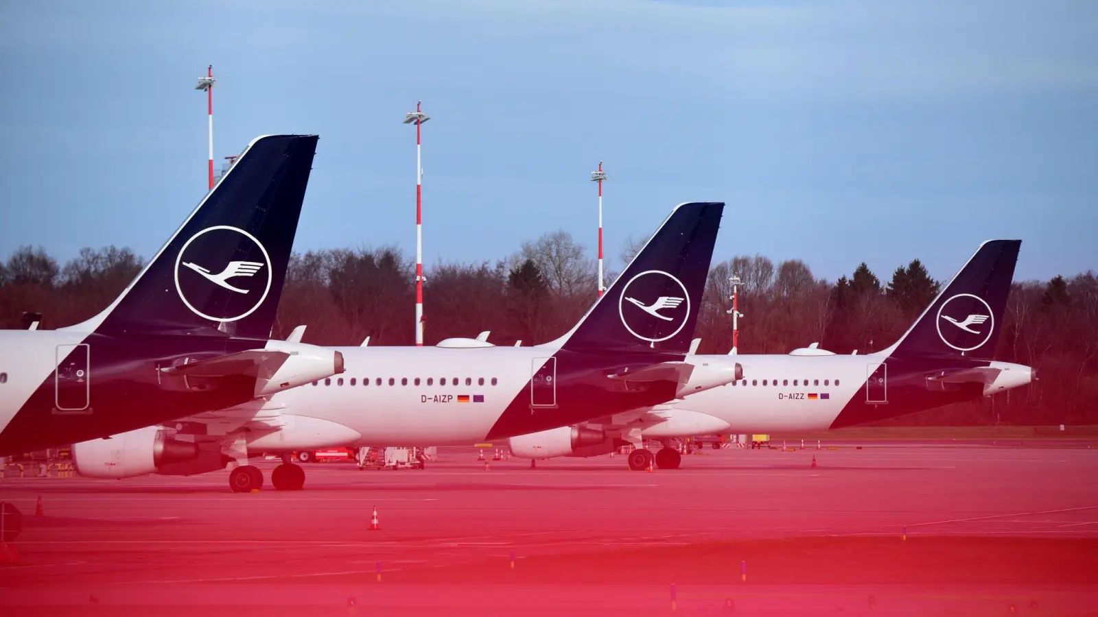 Die Lufthansa machte im Tarifstreit mit den Piloten einen neuen Vorschlag.  (Foto: Daniel Bockwoldt/dpa/Daniel Bockwoldt)