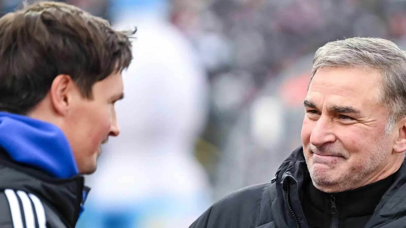 Nicht mehr vereint: HSV-Cheftrainer Merlin Polzin und Sportvorstand Stefan Kuntz (r). (Archivbild) (Foto: Harry Langer/dpa)