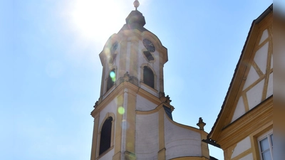 Der Feiertag am Donnerstag ist in Scheinfeld zugleich der Patronatstag für die katholische Stadtpfarrkirche Mariä Himmelfahrt. (Foto: Andreas Reum)