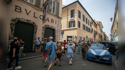 Bei einem spektakulären Juwelendiebstahl in Rom hat eine Bande von unbekannten Einbrechern in der Nacht zum Sonntag mehr als eine halbe Million Euro Beute gemacht. (Foto: Francesco Benvenuti/LaPresse via ZUMA Press/dpa)