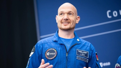 Der Raumfahrer Alexander Gerst sieht die Mondmission als Grundlage für weitere Forschungen. (Archivbild) (Foto: Sina Schuldt/dpa)